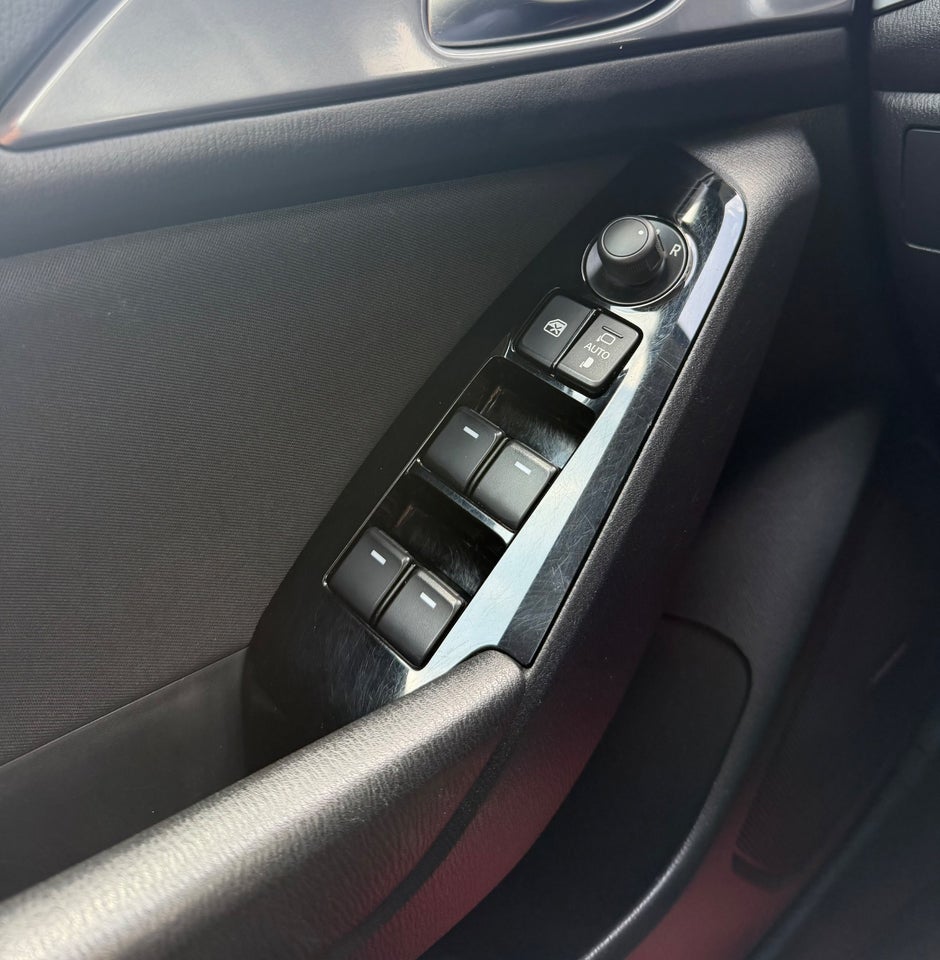 Mazda 3 2,0 SkyActiv-G 120 Optimum 5d