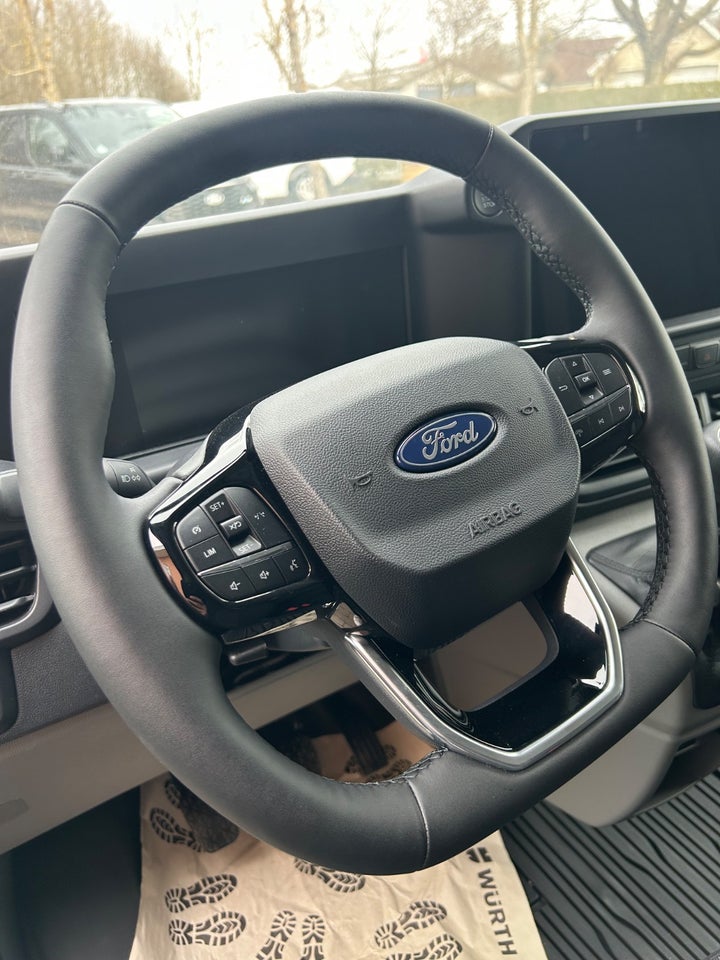 Ford Transit Custom 300 L2 2,0 EcoBlue Trend