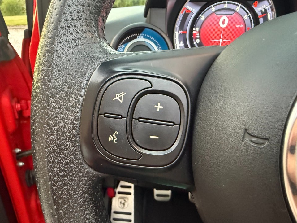 Abarth 595C 1,4 T-Jet 145 2d