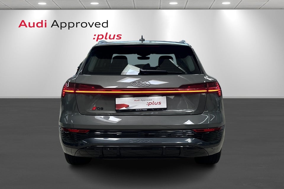 Audi Q8 e-tron 55 S-line quattro 5d