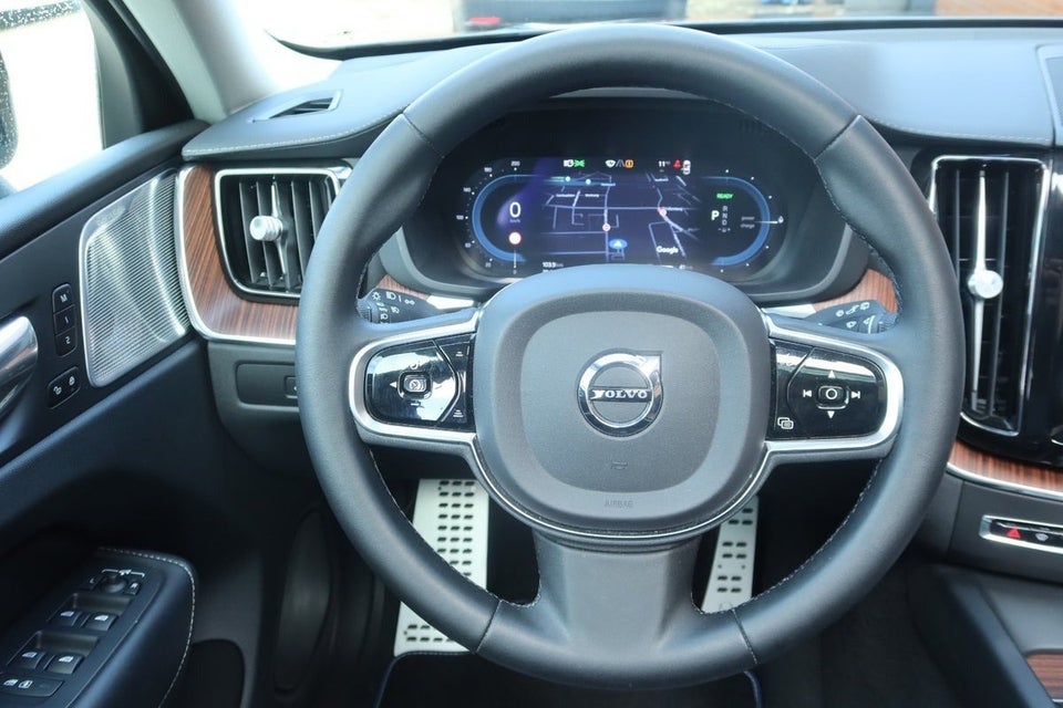Volvo XC60 2,0 T8 ReCharge Ultimate Dark aut. AWD 5d
