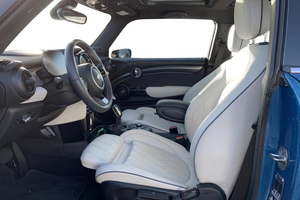 MINI Cooper SE Younique Trim 3d
