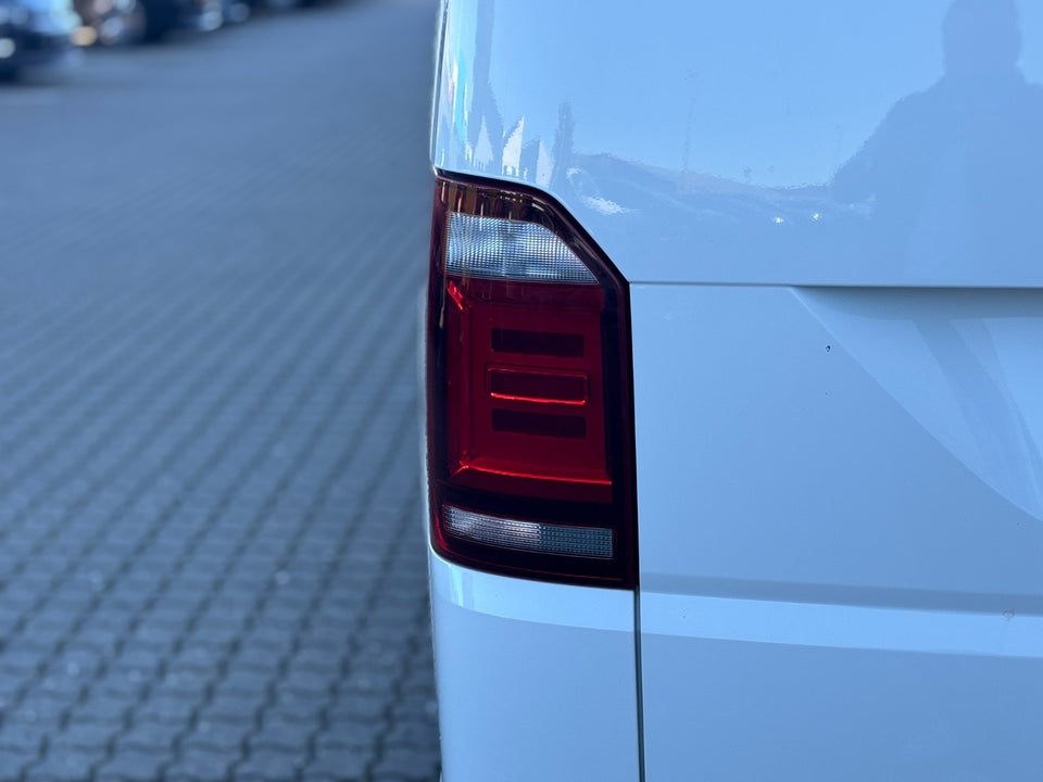 VW Transporter 2,0 TDi 204 Kassevogn DSG kort