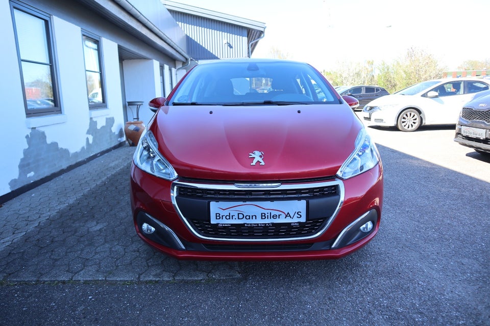 Peugeot 208 1,5 BlueHDi 100 Allure Sky 5d