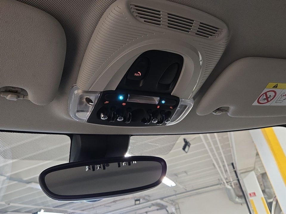 MINI Cooper SE Essential 3d