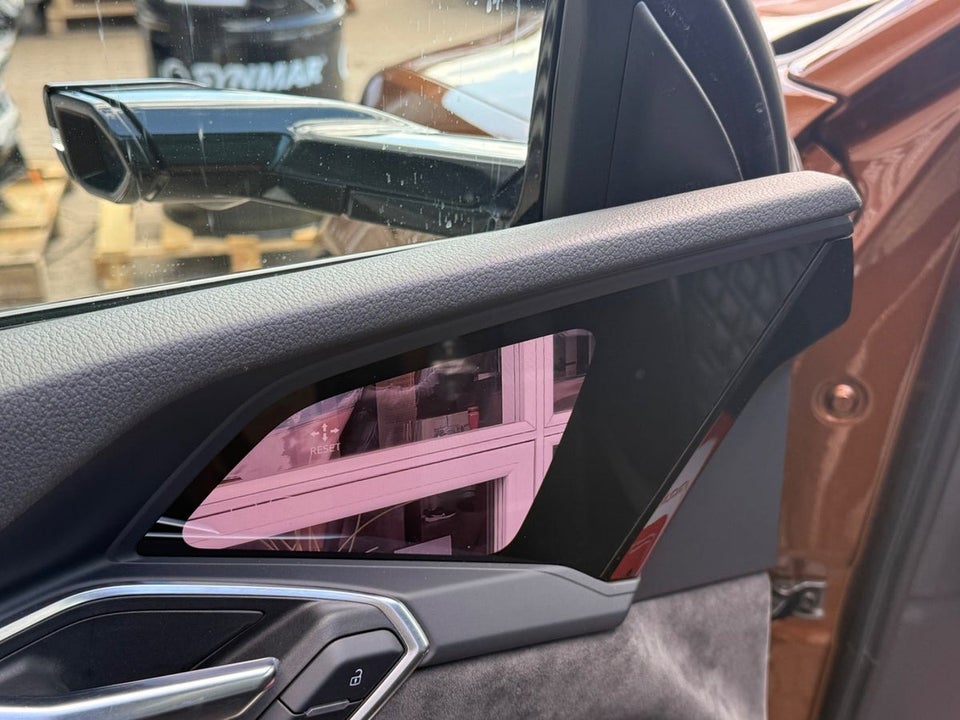 Audi e-tron S quattro 5d