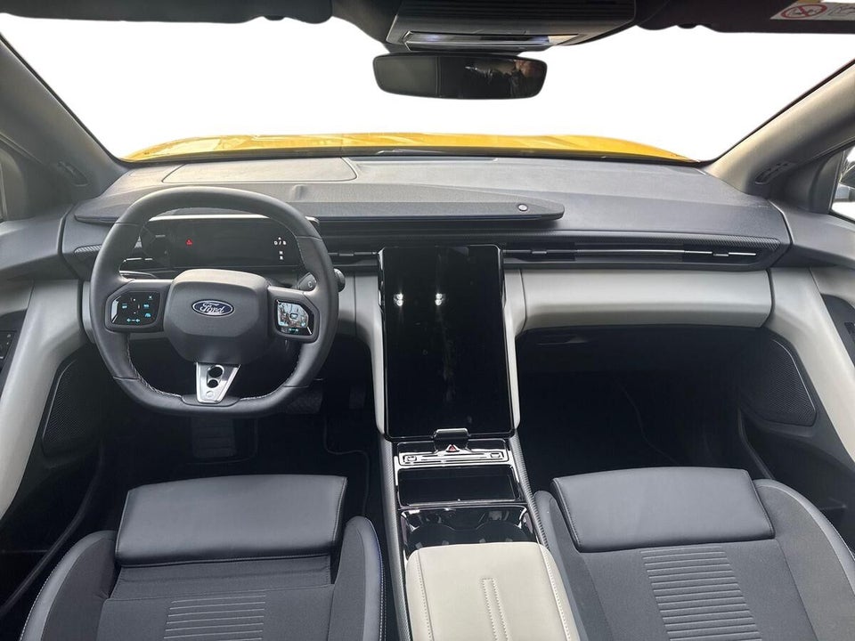 Ford Capri 82 Premium Extended Range 5d