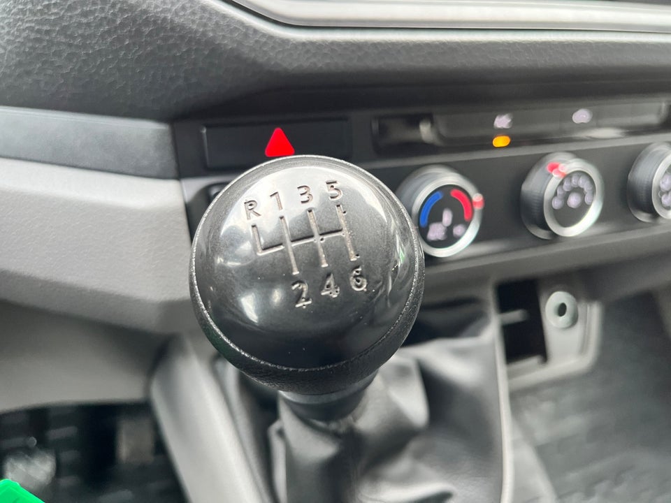 VW Crafter 30 2,0 TDi 177 Kassevogn L3H2