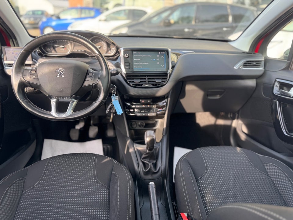 Peugeot 208 1,6 BlueHDi 100 Allure Sky 5d