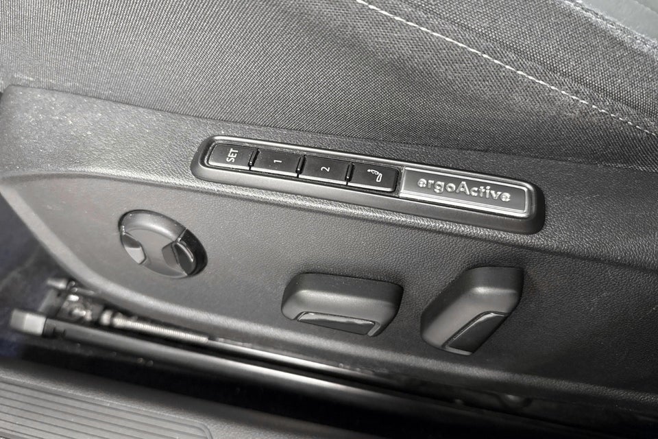 VW Golf VIII 1,4 eHybrid DSG 5d