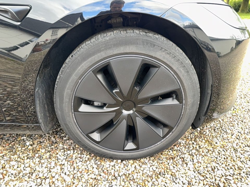 Tesla Model 3 RWD 4d