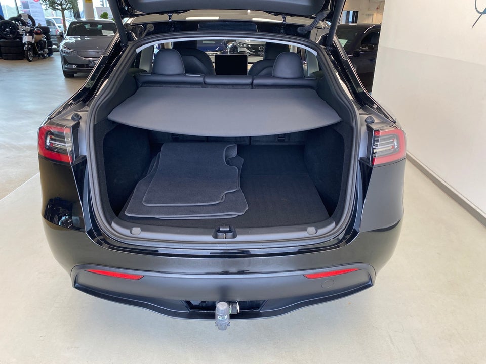 Tesla Model Y Long Range AWD 5d