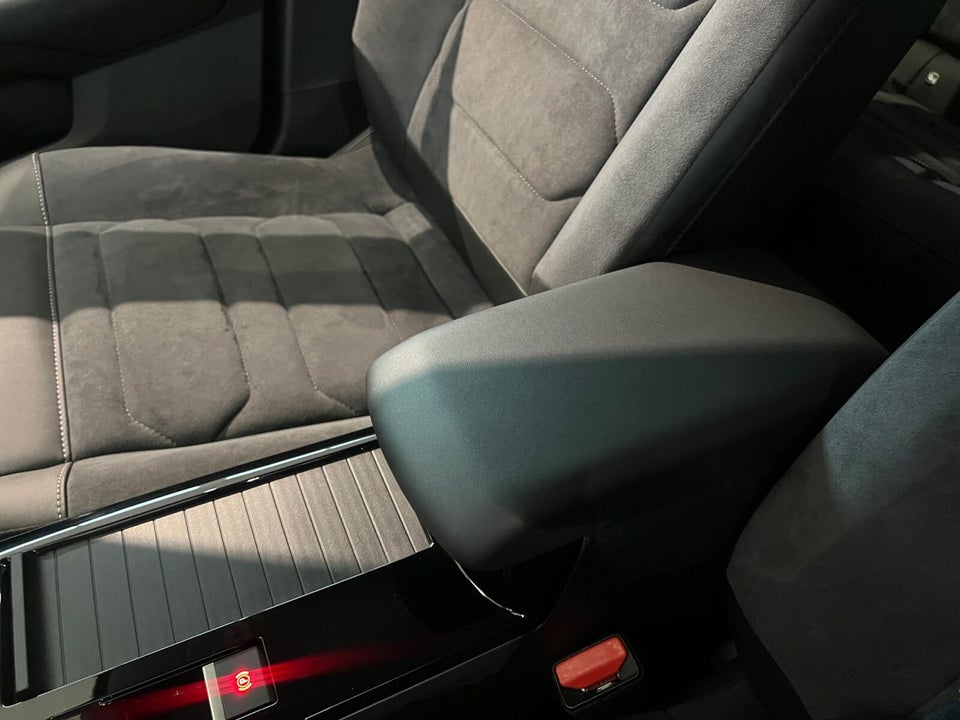 Citroën ë-C4 X 54 Ë-Series 4d