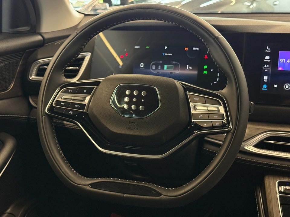 Navor E5 1,5 PHEV Rock 5d