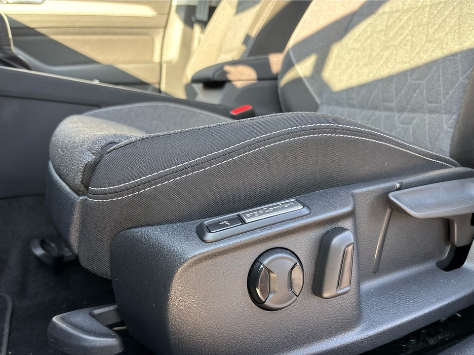 VW Passat 2,0 TDi 150 Business Variant DSG 5d