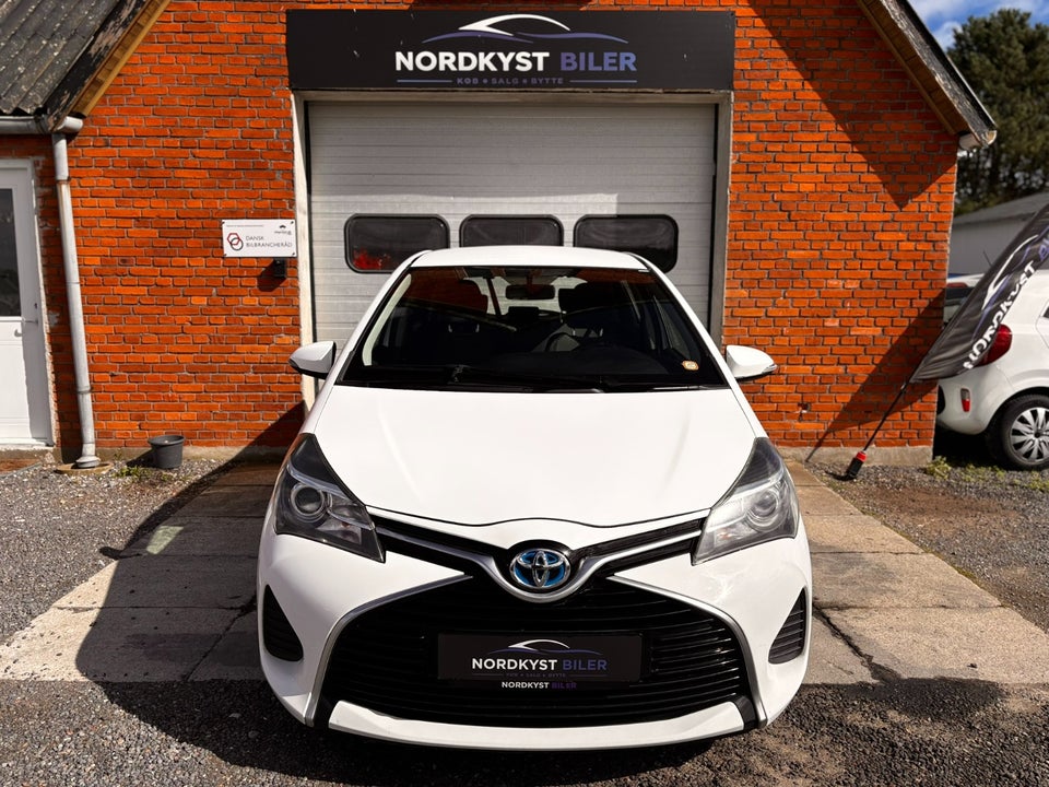 Toyota Yaris 1,5 Hybrid H1 e-CVT 5d