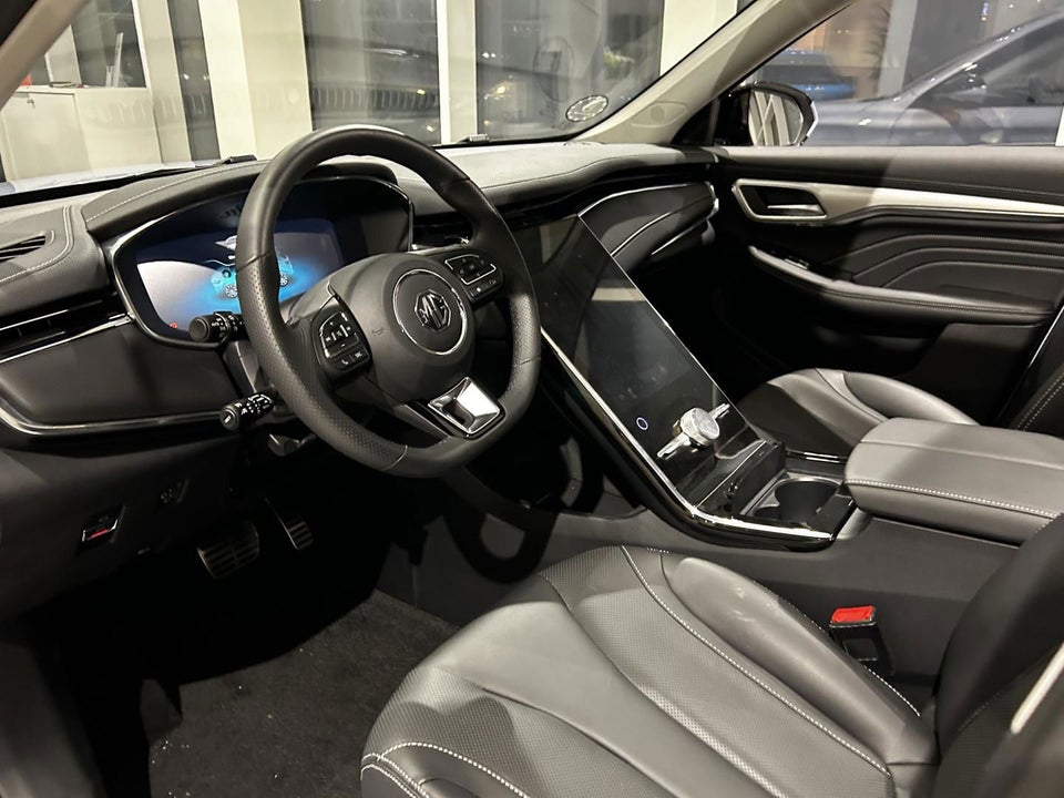 MG Marvel R Luxury 5d