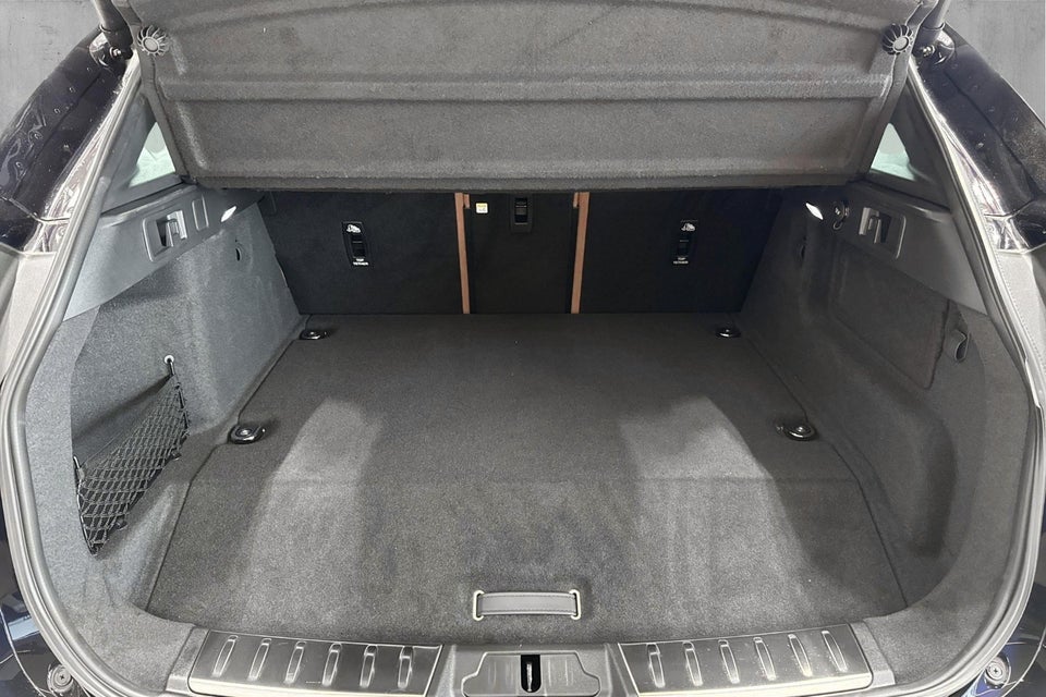 Jaguar F-Pace 2,0 P400e R-Dynamic SE aut. 5d