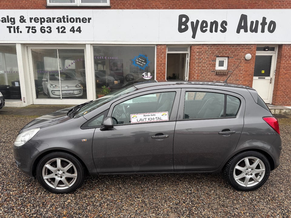 Opel Corsa 1,4 16V Cosmo 5d