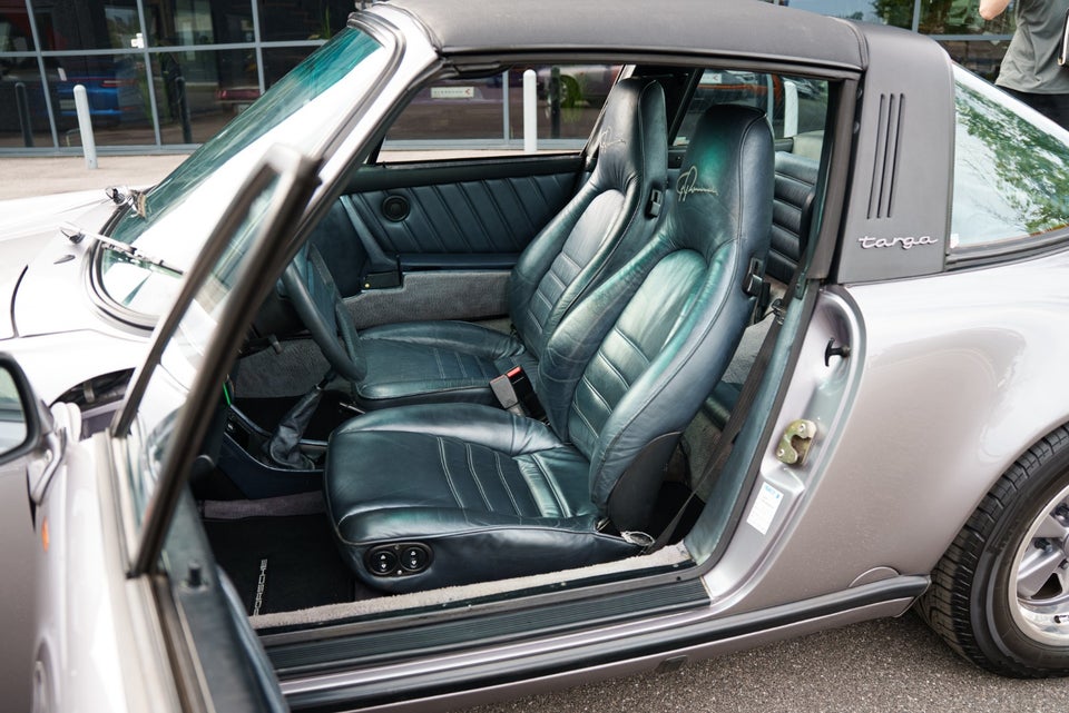 Porsche 911 3,2 Carrera Targa Commemorative Edition 2d