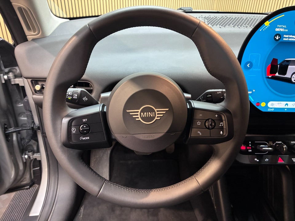 MINI Cooper E Favoured Trim L 3d