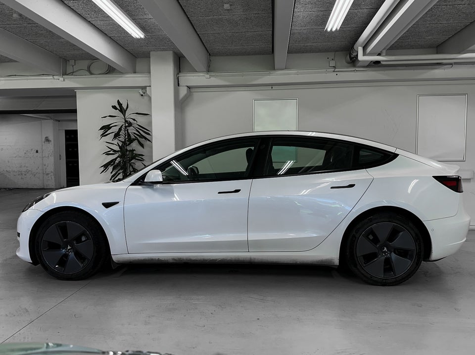 Tesla Model 3 Standard Range+ RWD 4d