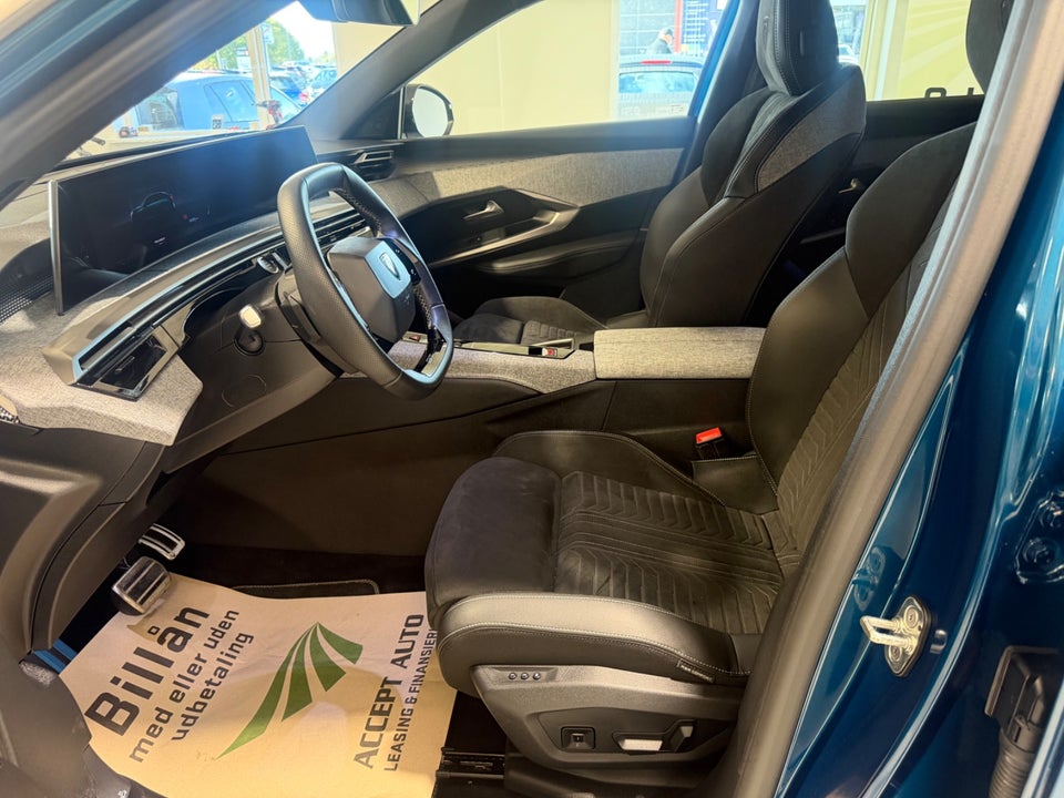Peugeot e-3008 77 GT Pack 5d