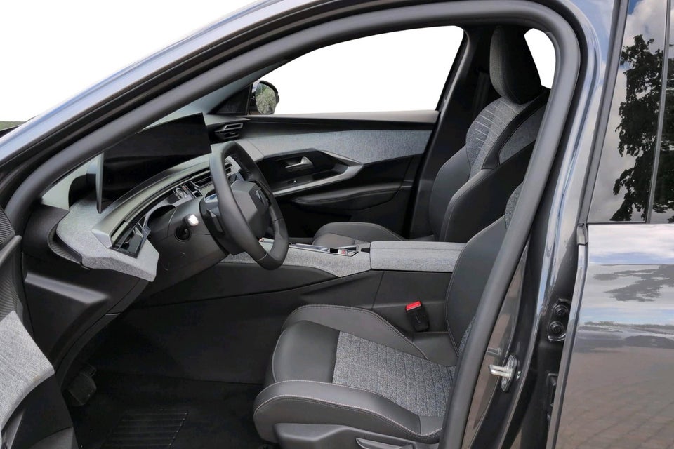 Peugeot e-5008 77 Allure 7prs 5d