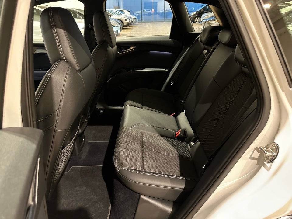 Audi Q4 e-tron 40 S-line 5d