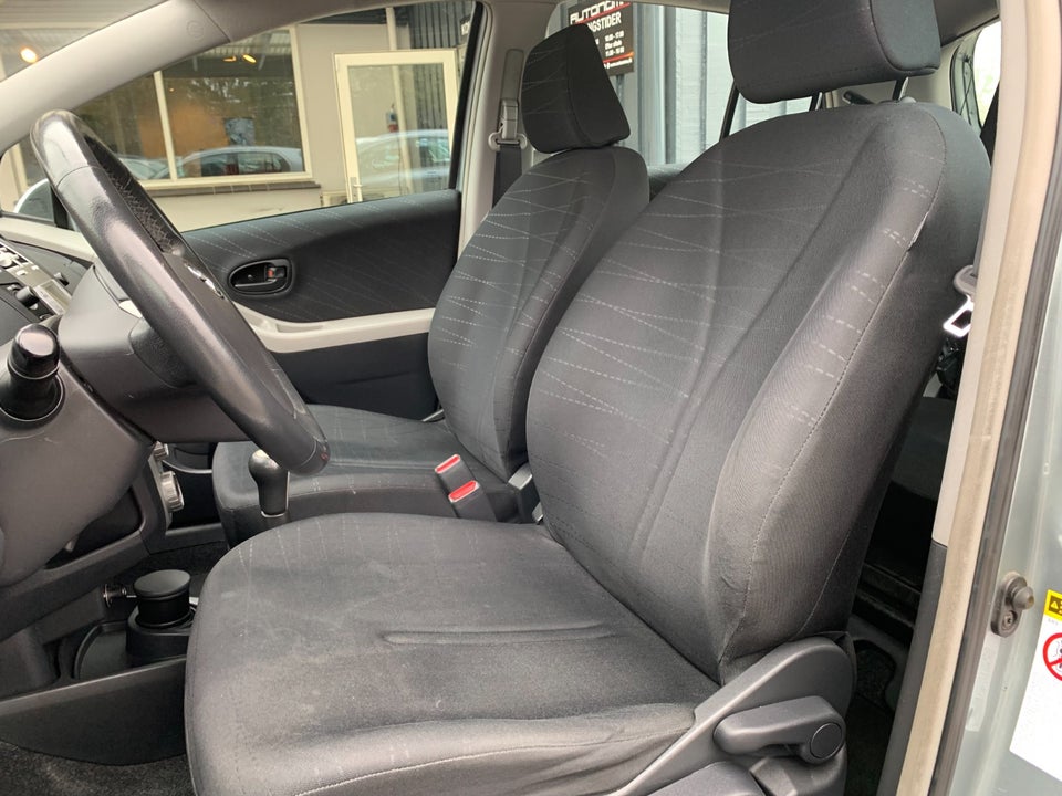 Toyota Yaris 1,3 Luna 5d