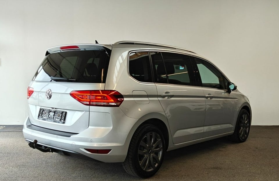 VW Touran 2,0 TDi 150 Highline DSG 7prs 5d