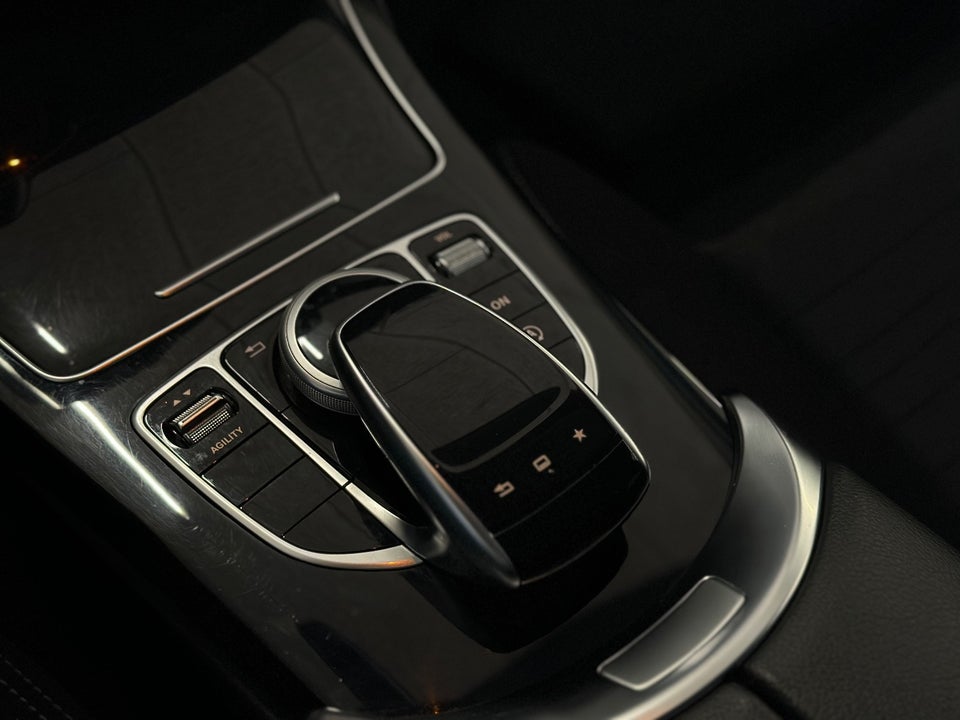 Mercedes C200 2,0 AMG Line stc. aut. 5d