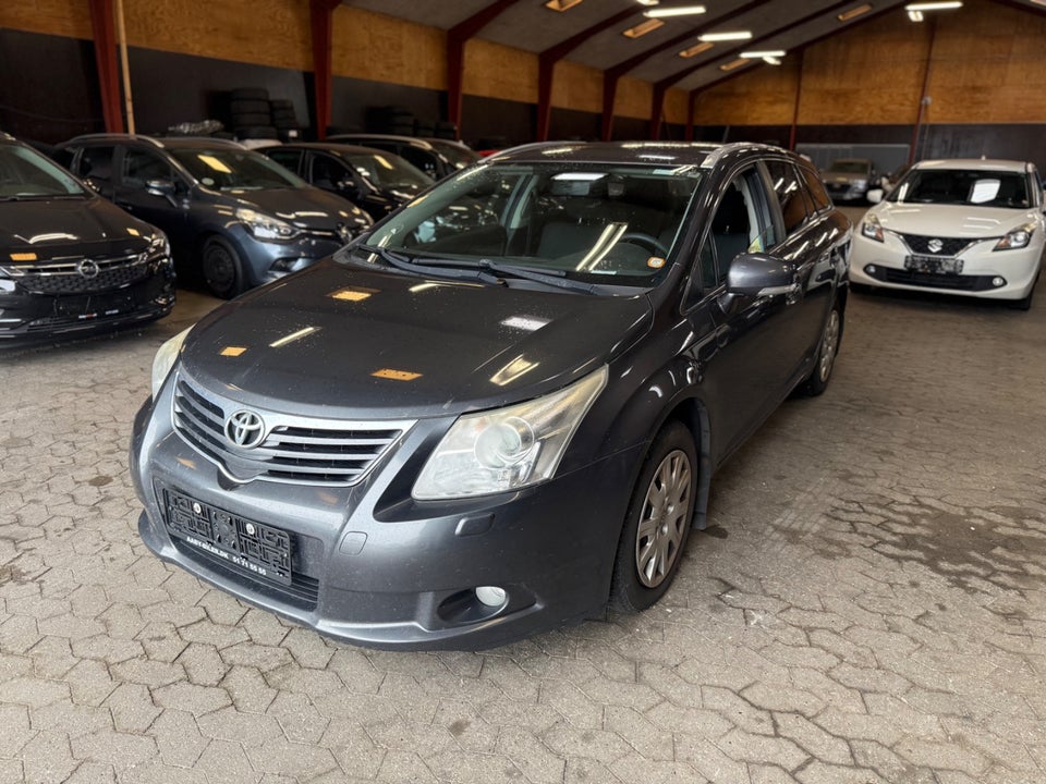 Toyota Avensis 1,6 VVT-i T1 stc. 5d