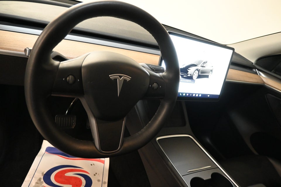 Tesla Model Y Long Range AWD 5d