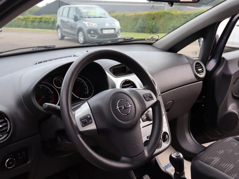 Opel Corsa 1,2 16V Cosmo 5d