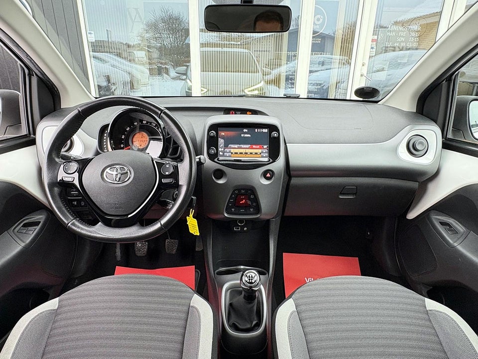 Toyota Aygo 1,0 VVT-i x-pression 5d