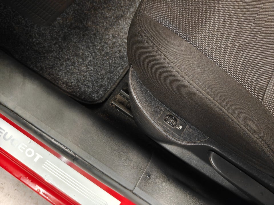 Peugeot 207 1,6 VTi Premium SW 5d