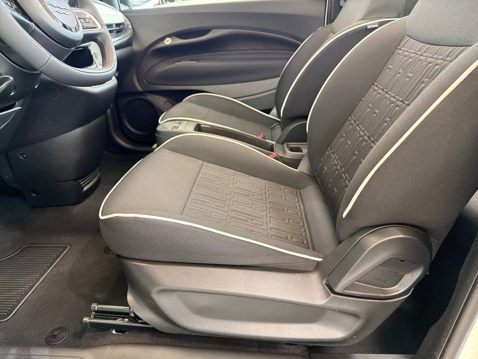 Fiat 500e 42 Icon Cabrio 2d