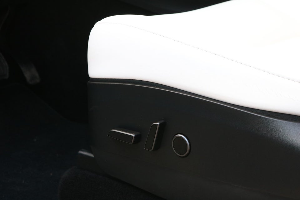 Tesla Model Y Long Range AWD 5d