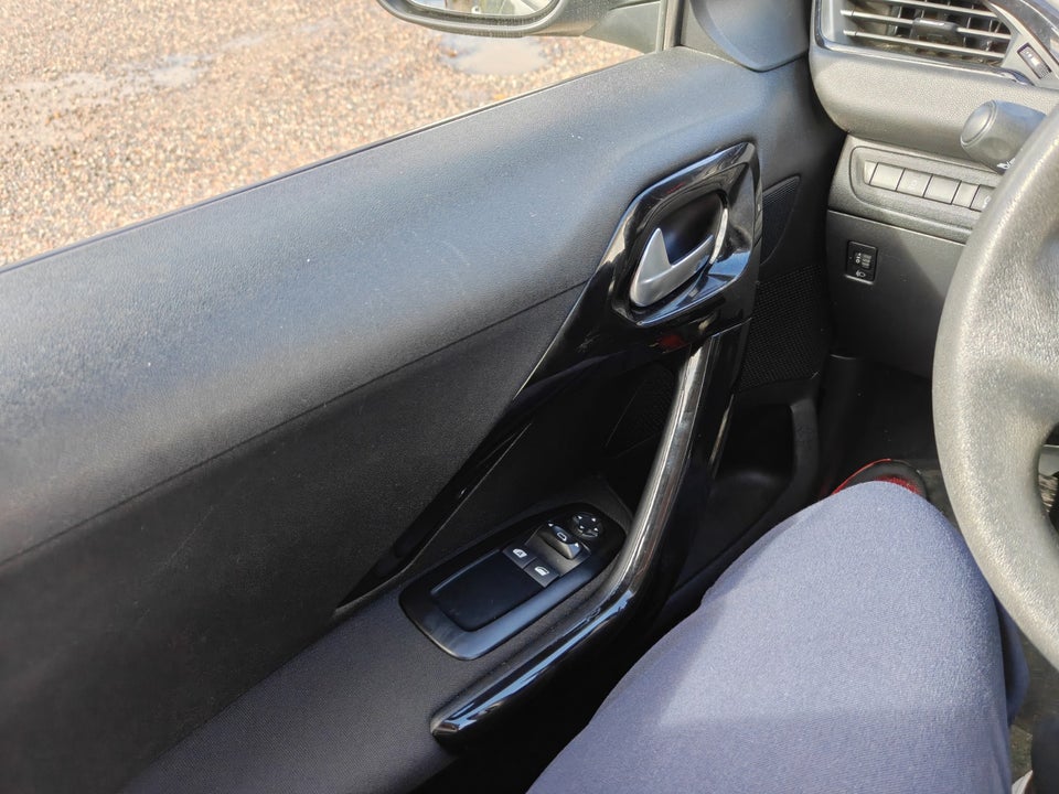 Peugeot 208 1,2 VTi Active Motion 5d