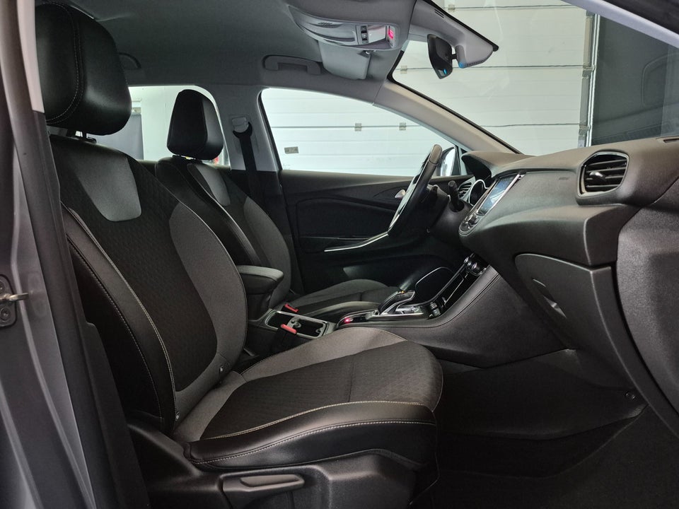 Opel Grandland X 1,6 Hybrid4 Impress aut. 5d