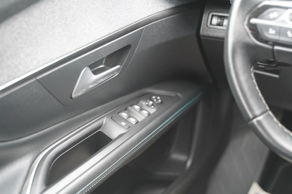 Peugeot 3008 1,6 Hybrid Allure Pack EAT8 5d
