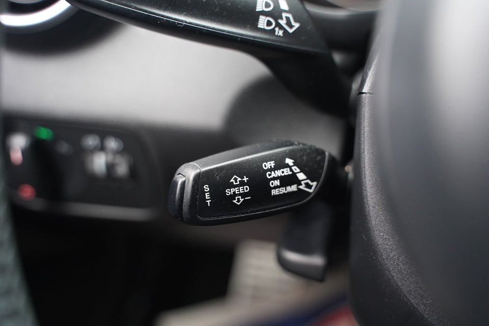 Audi A1 1,6 TDi 90 Attraction Sportback 5d