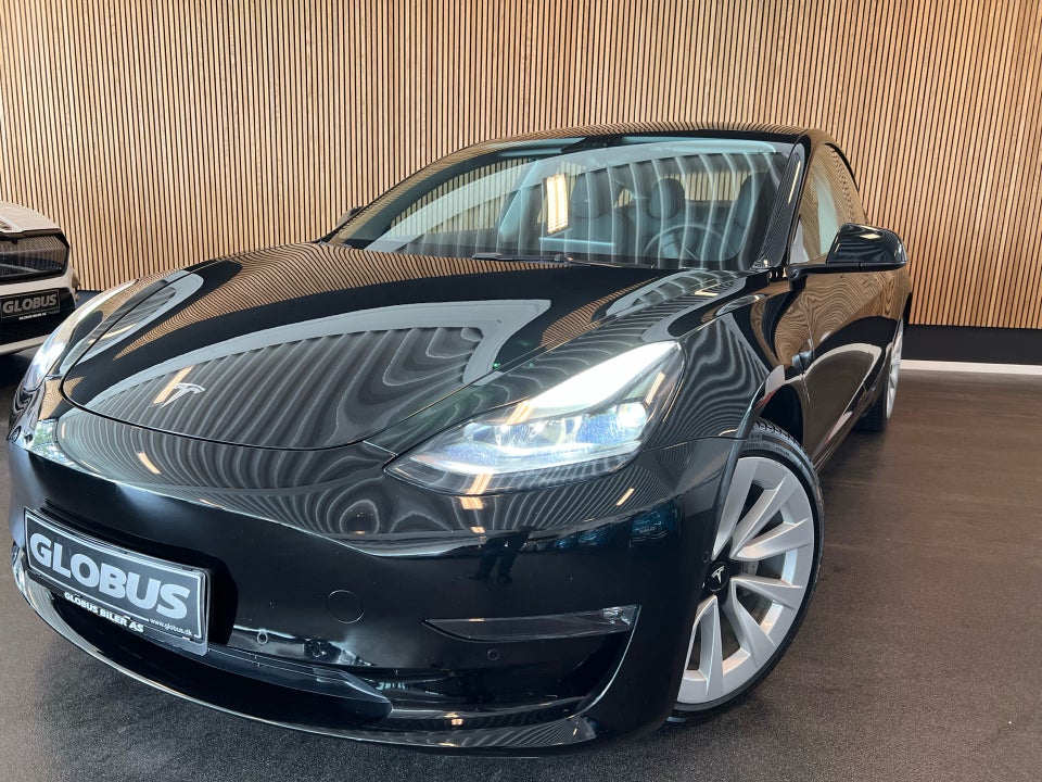 Tesla Model 3 Long Range AWD 4d