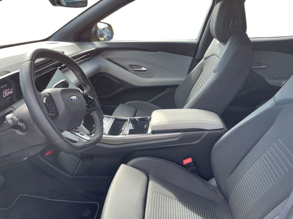 Ford Capri 82 Select Extended Range 5d