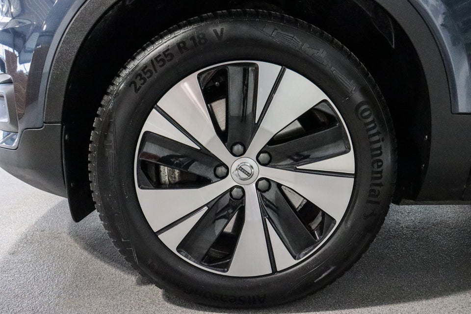 Volvo XC40 1,5 T5 ReCharge Momentum aut. 5d