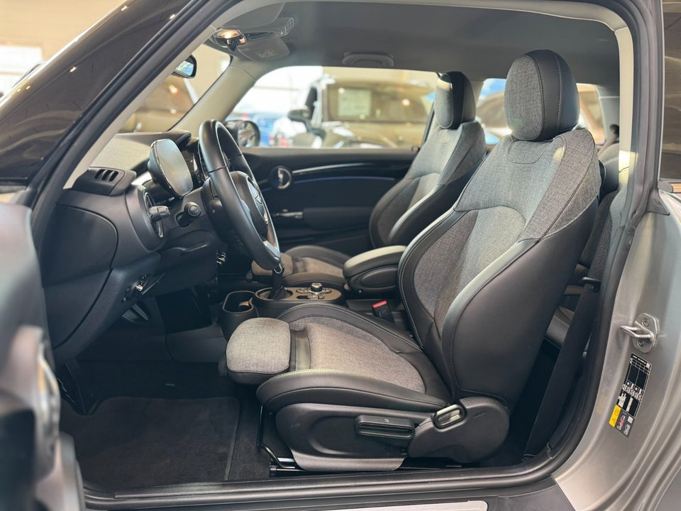 MINI Cooper SE Classic Trim 3d