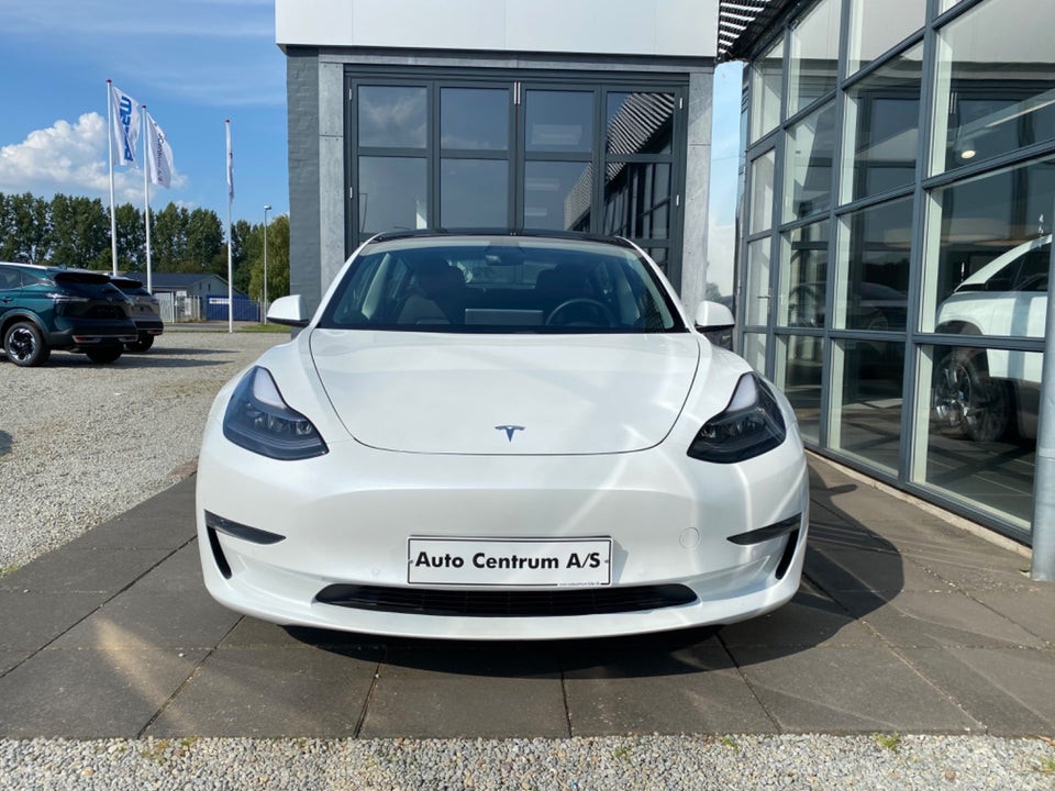 Tesla Model 3 Long Range AWD 4d