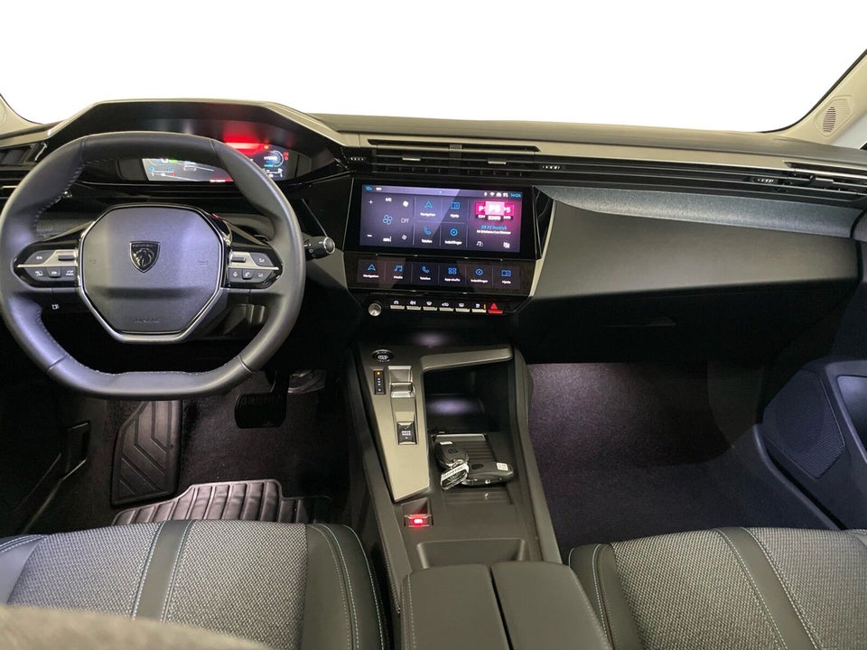 Peugeot 308 1,6 Hybrid First Selection EAT8 5d