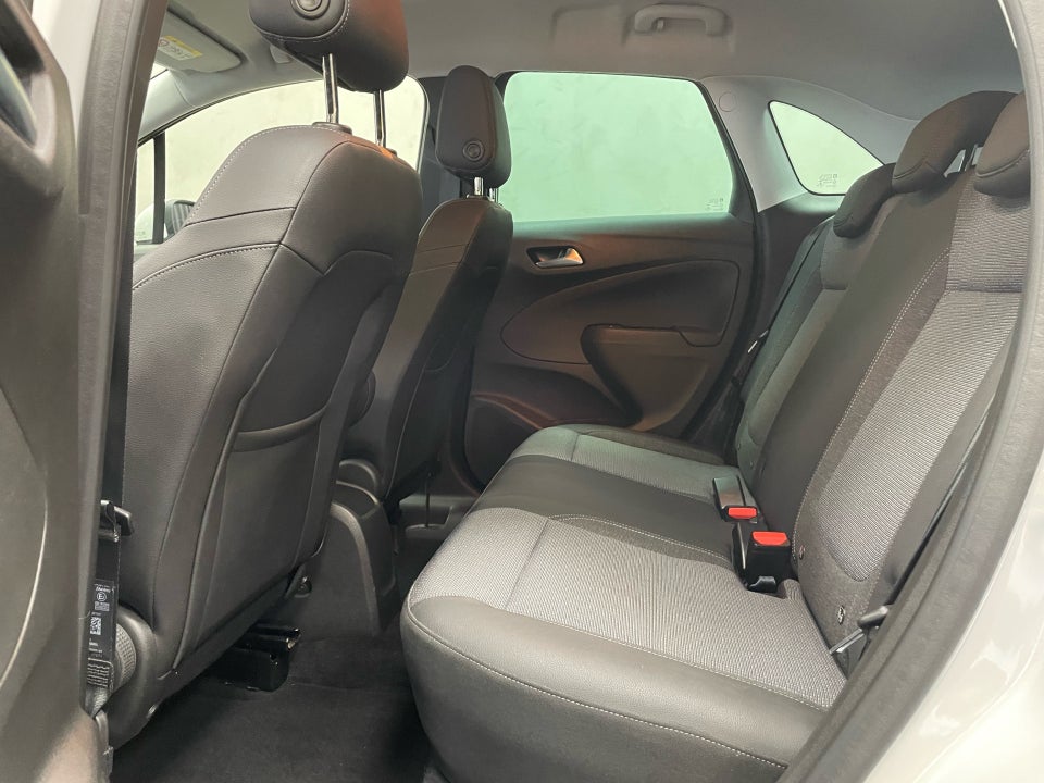 Opel Crossland 1,2 First Edition 5d